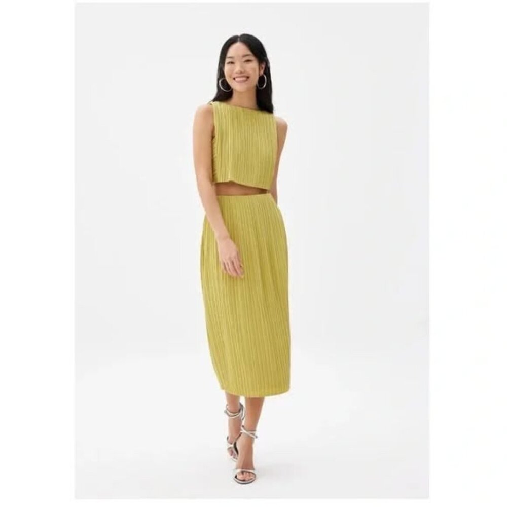 Two Piece Pleated Mustard Yellow Maxi Skirt Crop Top new with tags Large L